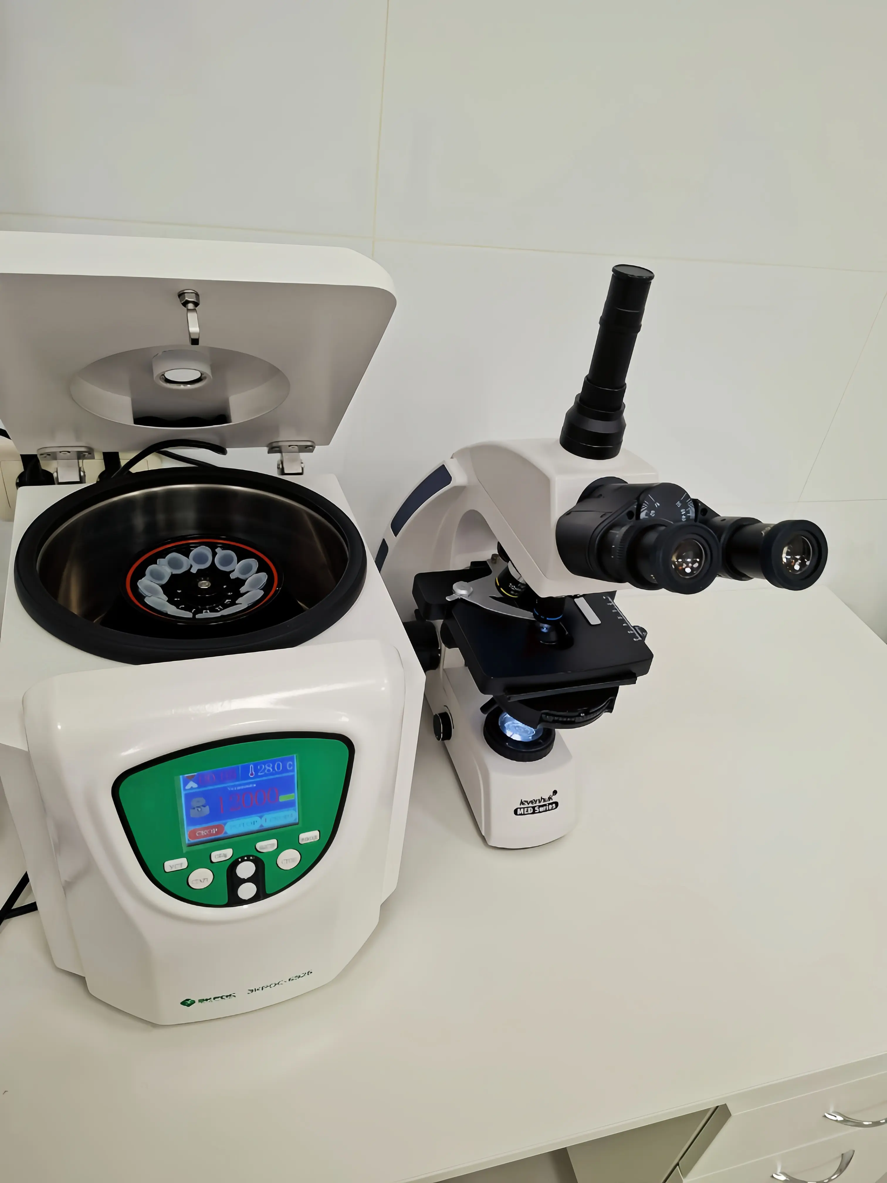 Лаборатория клиники Целибро и медицинское оборудование